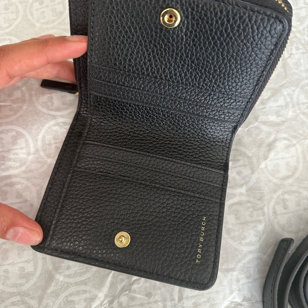 New Tory Burch Thea satchel/crossbody & matching Thea wallet - Picture 4 of 8
